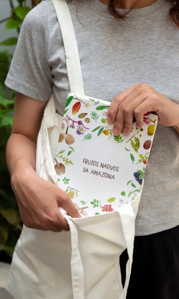 Imagem de apoio com aplicação da Cartilha de Frutos Diagramada e Impressa